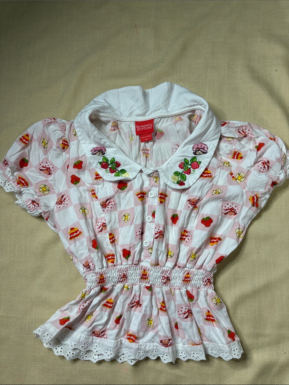 Strawberry-Print Button Down Crop Shirt in White & Pink